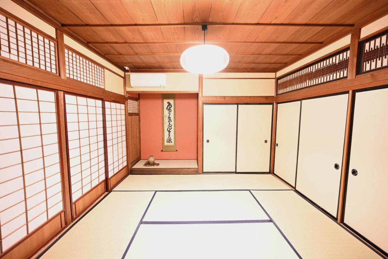 Manabi-Stay Takayama: Modern Kura Dining and Semi-Open-Air Bath in Traditional House Takayama  Exterior photo