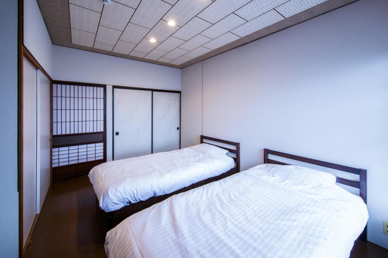 Manabi-Stay Takayama: Modern Kura Dining and Semi-Open-Air Bath in Traditional House Takayama  Exterior photo